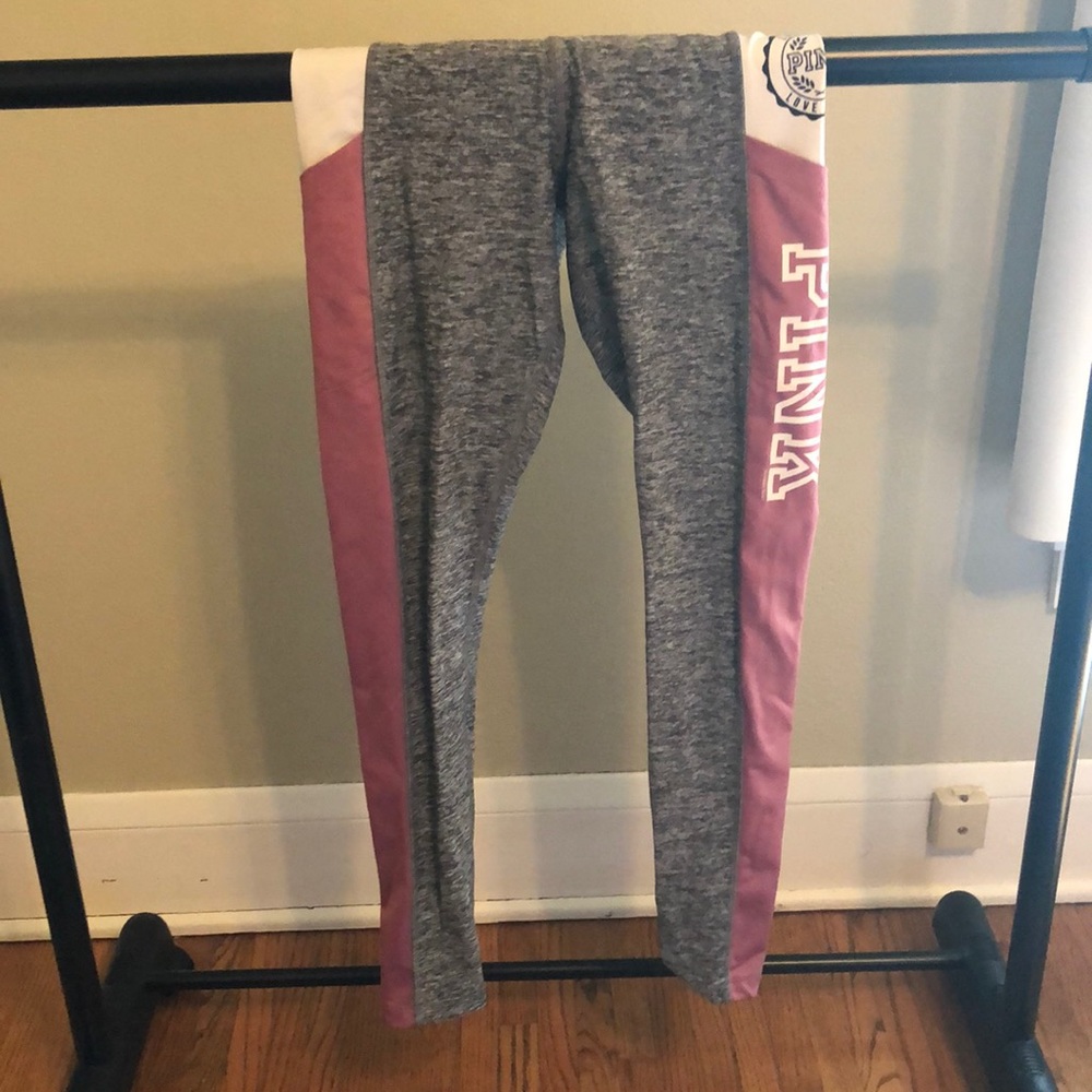 Cute leggings from PINK Victoria's Secret.